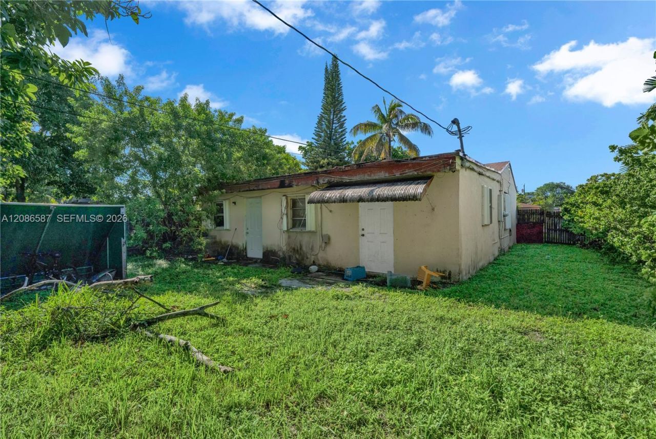 855 NW 130th St, North Miami, FL 33168 Photo