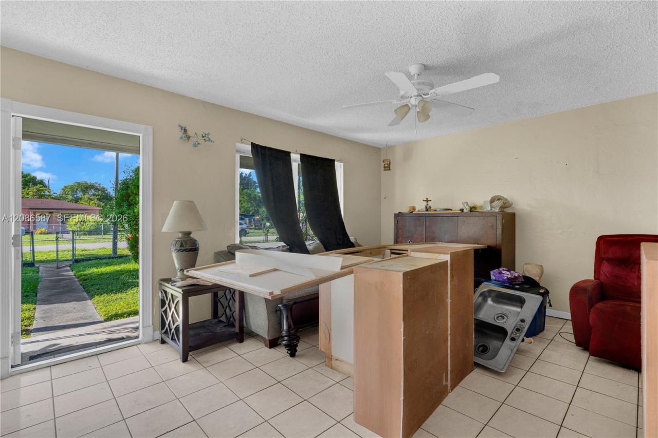 855 NW 130th St, North Miami, FL 33168 Photo
