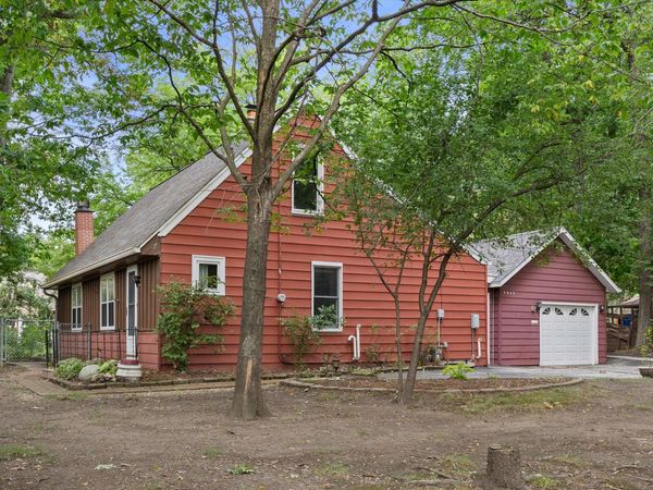 5945 S 20th St, Milwaukee, WI 53221