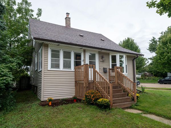 5447 S Lake Dr, Cudahy, WI 53110