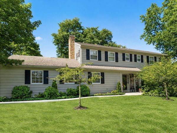 3606 W Chantilly Ct, Mequon, WI 53092