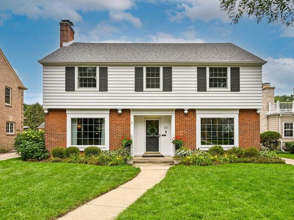 9519 Harding Blvd, Wauwatosa, WI 53226