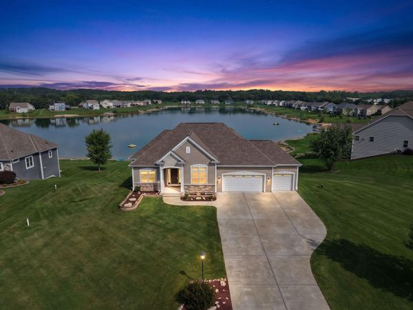 S86W22620 Lake Park Dr, Big Bend, WI 53103