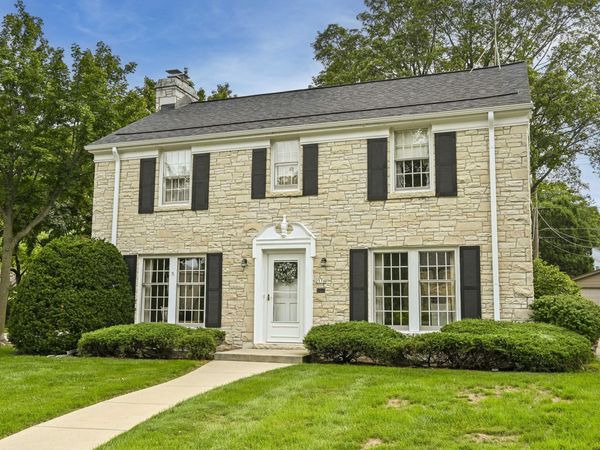 2576 Pasadena Blvd, Wauwatosa, WI 53226