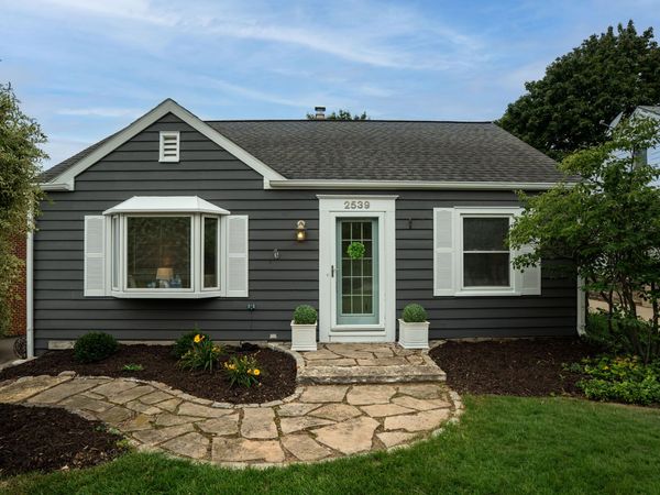 2539 N 80th St, Wauwatosa, WI 53213