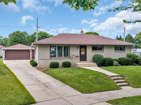6131 S 15th Ct, Milwaukee, WI 53221