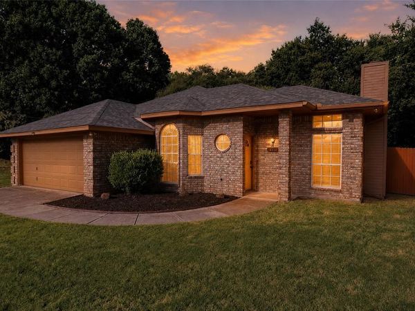 1412 S Elm Street, Weatherford, TX 76086