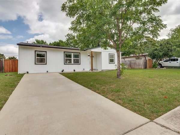 1301 Cardinal Street , Arlington, TX 76010
