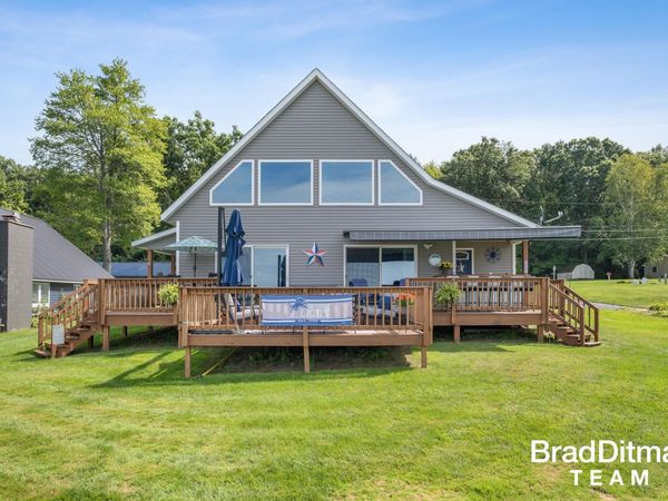 8453 Hidden Trail, Orleans, MI 48865