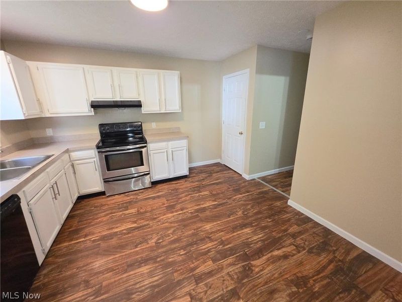 370 Concord Avenue, Elyria, OH 44035 Photo 3