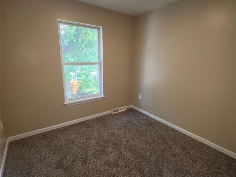 370 Concord Avenue, Elyria, OH 44035 Photo 9