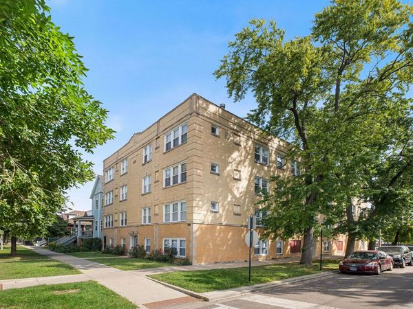 3224 W Berteau Avenue , Unit 3, Chicago, IL 60618
