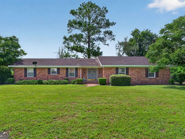 2027 Ellis Lane, Blackshear, GA 31516