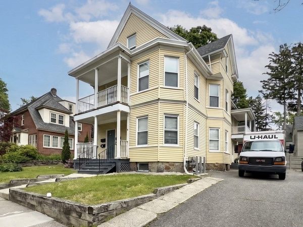 2 Haviland St, Worcester, MA 01602