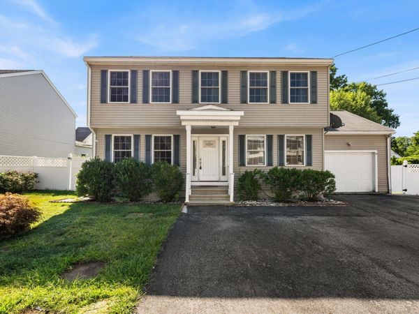 388 Varnum Ave, Lowell, MA 01854