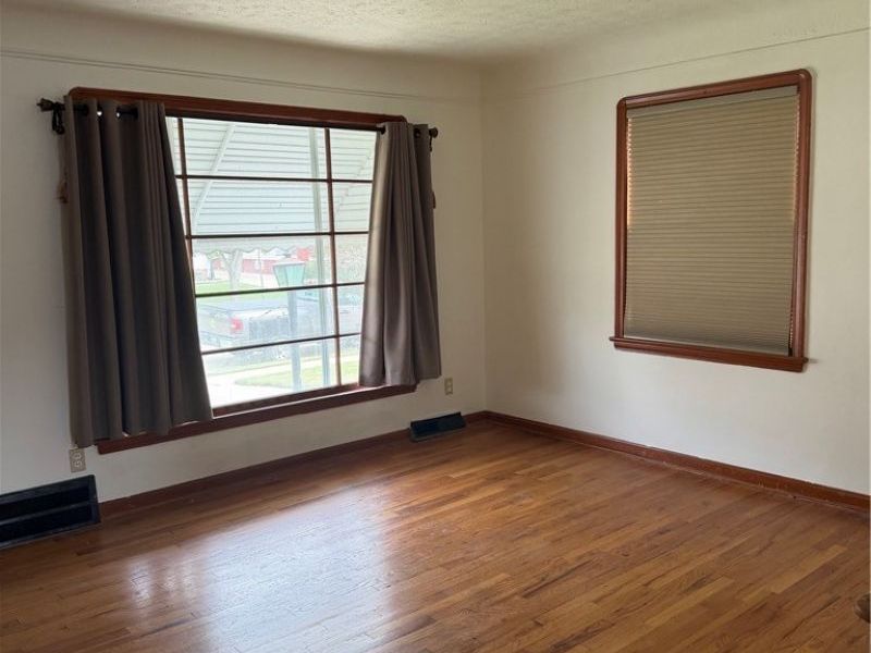 7425 Glencoe Avenue, Brooklyn, OH 44144 Photo 9