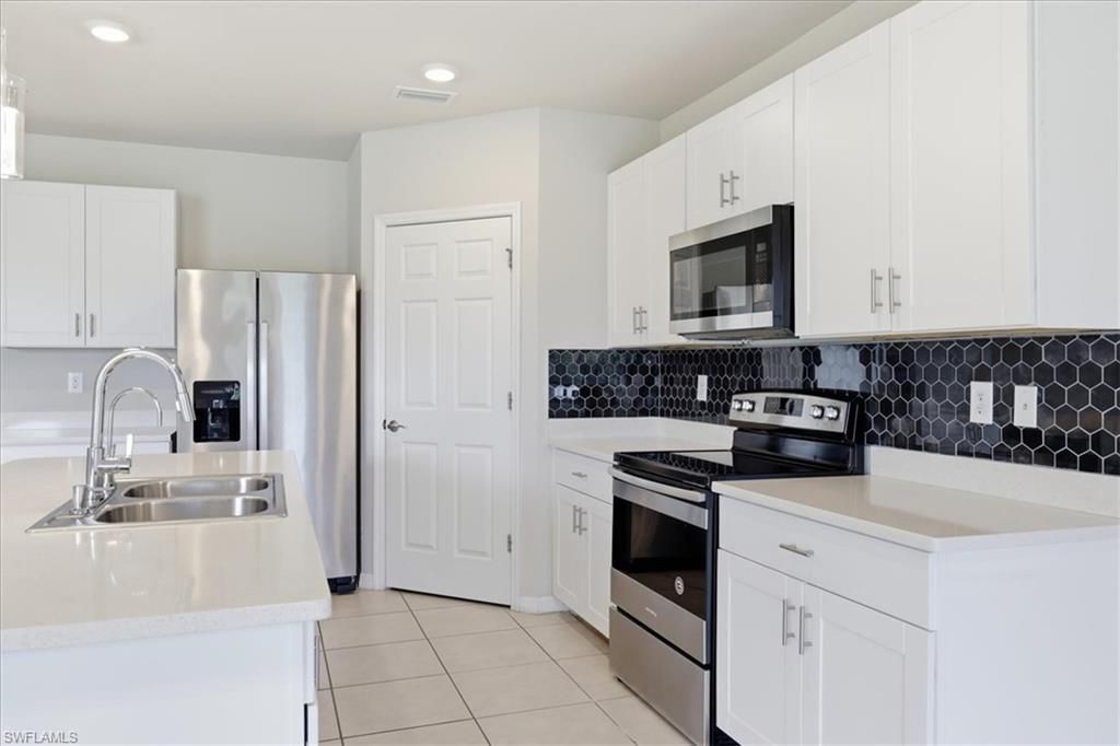 10601 Crossback Ln, Lehigh Acres, FL 33936 Photo