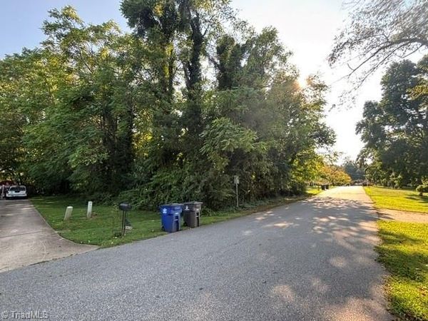 2024 Claxton Drive, Winston-Salem, NC 27127