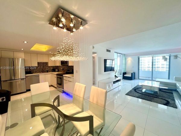 5555 Collins Ave , Unit 9Y, Miami Beach, FL 33140