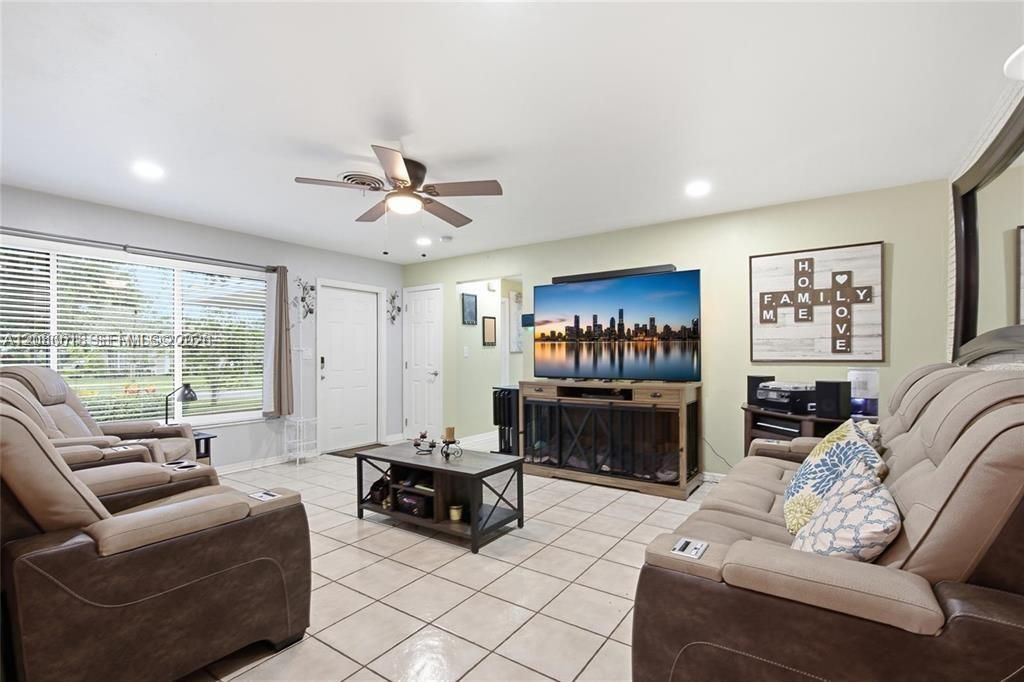 341 SW 54th Ave, Plantation, FL 33317 Photo