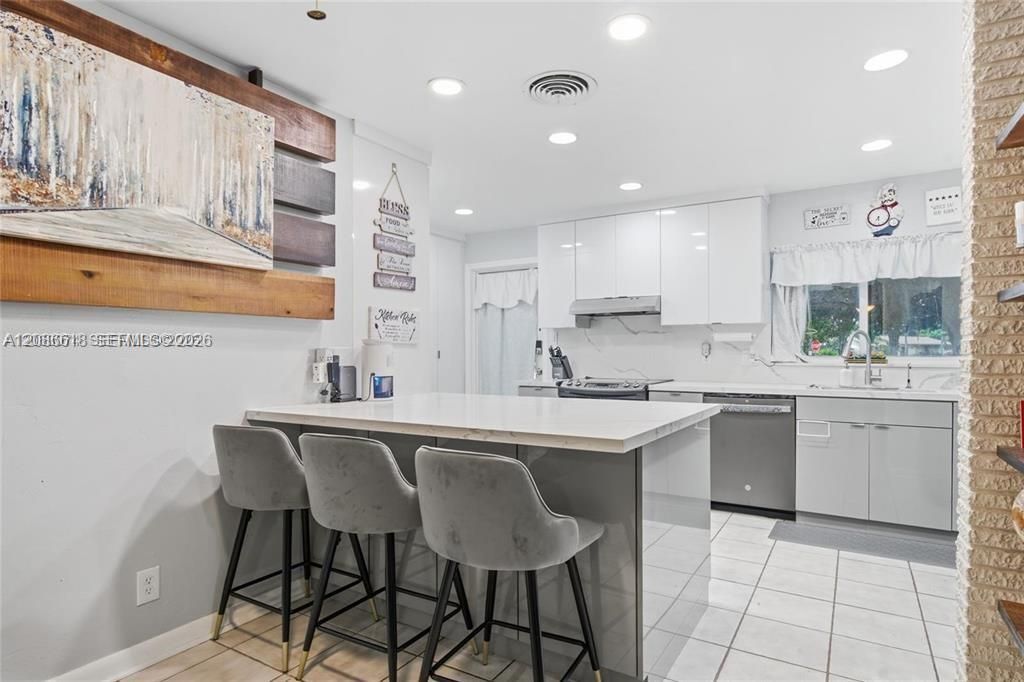 341 SW 54th Ave, Plantation, FL 33317 Photo