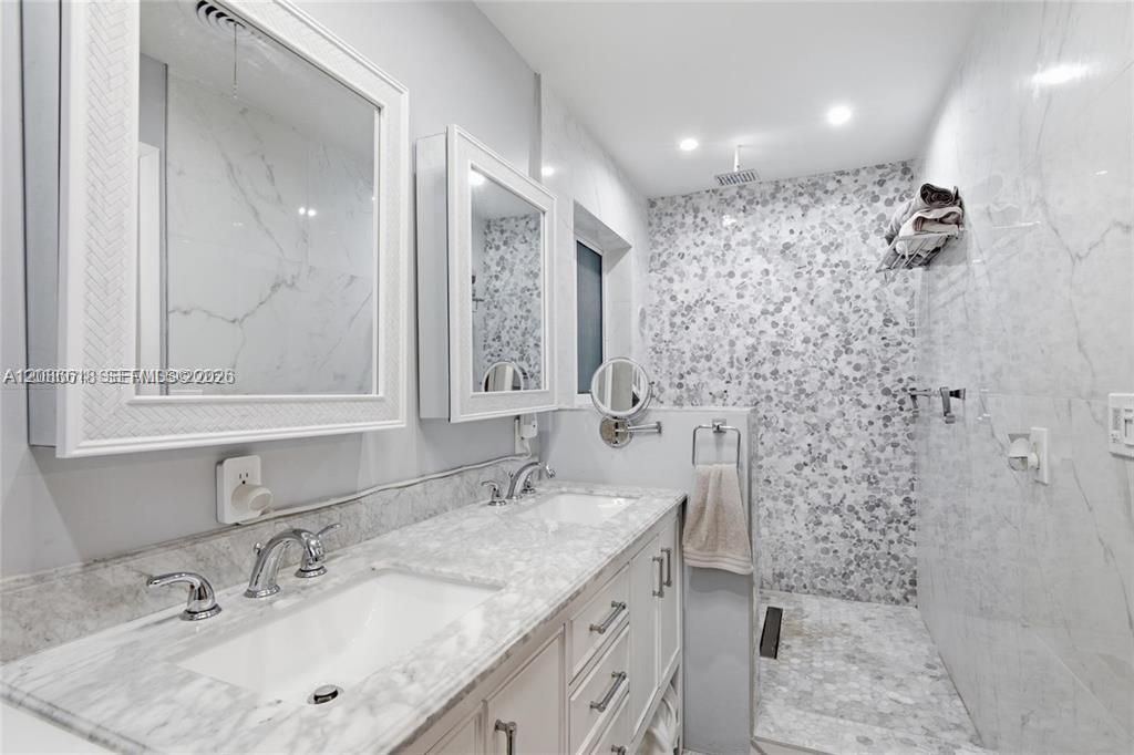341 SW 54th Ave, Plantation, FL 33317 Photo