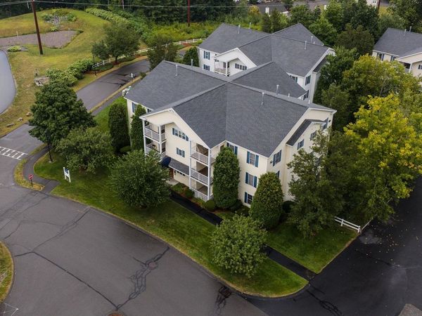 5 Crosswoods Path Boulevard, Unit 11, Merrimack, NH 03054