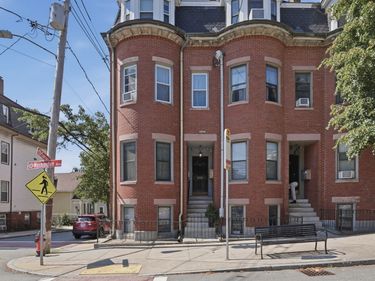 208 Washington Ave, Unit 3, Chelsea, MA 02150