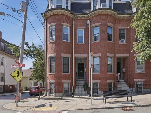 208 Washington Ave, Unit 3, Chelsea, MA 02150