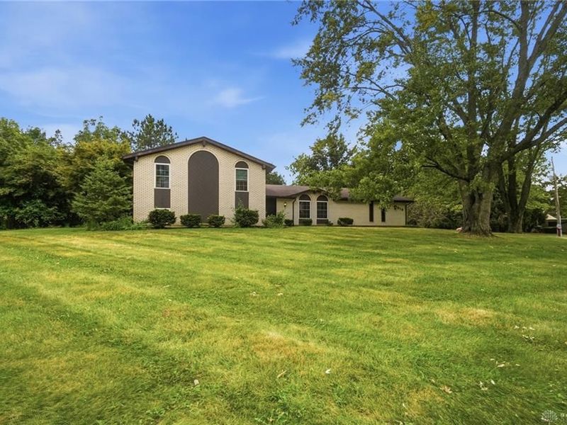 910 Sunnycreek Drive, Centerville, OH 45458 Photo 4