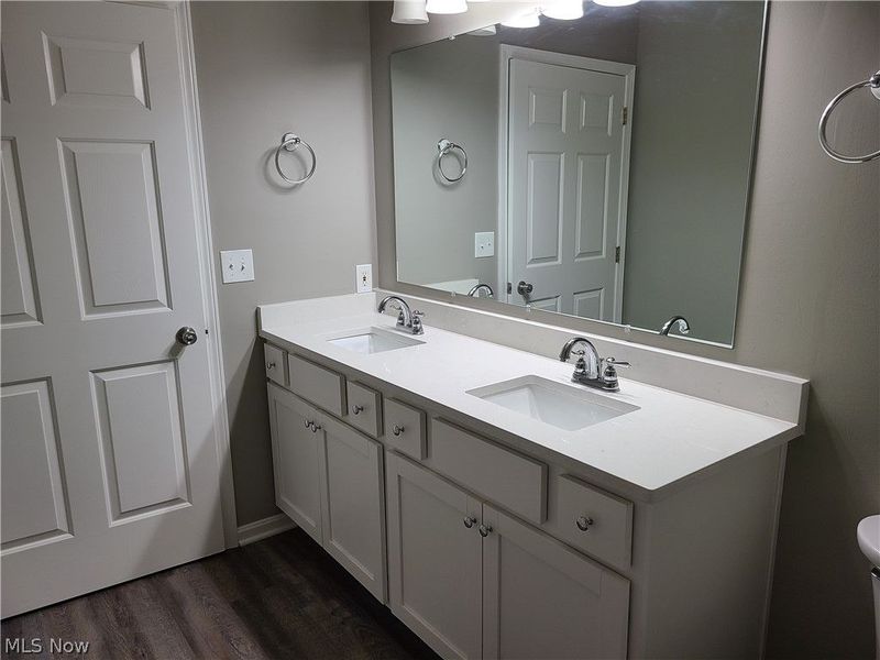 2061 Jennifer Street, Akron, OH 44313 Photo 10