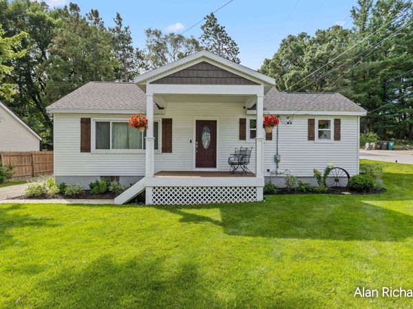 854 Ferris Street NW, Grand Rapids, MI 49544