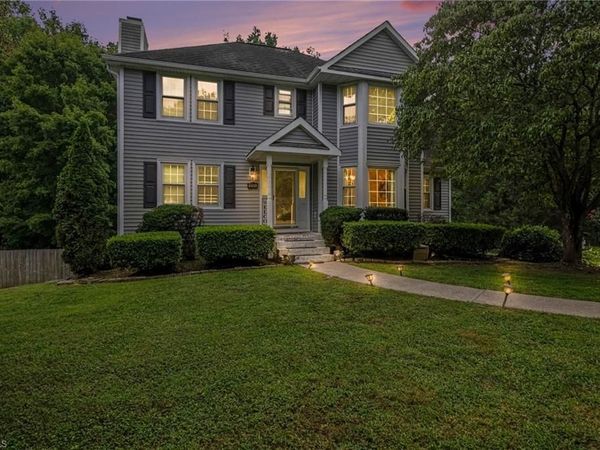 6005 Stone Bluff Drive, Clemmons, NC 27012