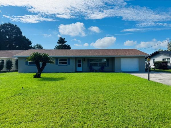 28100 LOIS DRIVE , TAVARES, FL 32778