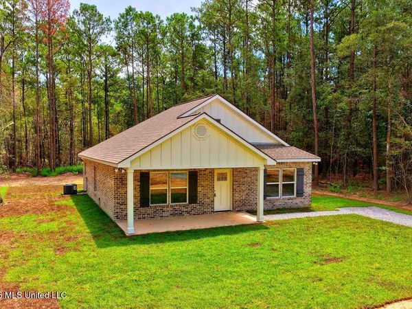 20 Global Lane, Picayune, MS 39466