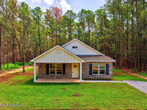 20 Global Lane, Picayune, MS 39466