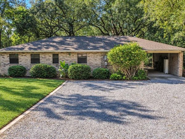 11 W Bayou Forest Drive, Freeport, FL 32439