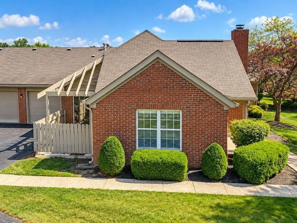3887 Oakbrook Lane , Powell, OH 43065