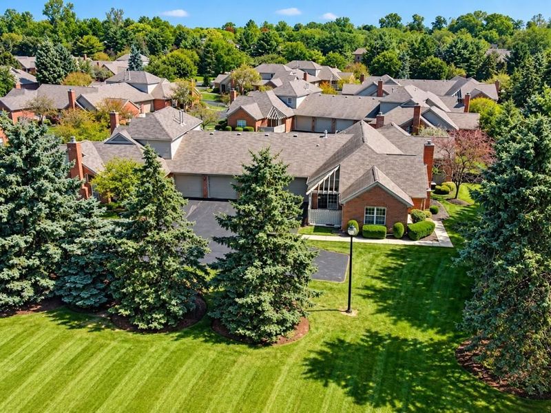 3887 Oakbrook Lane, Powell, OH 43065 Photo 10
