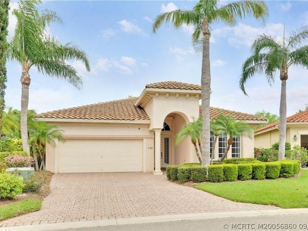 736 SW Pebble Lane, Palm City, FL 34990