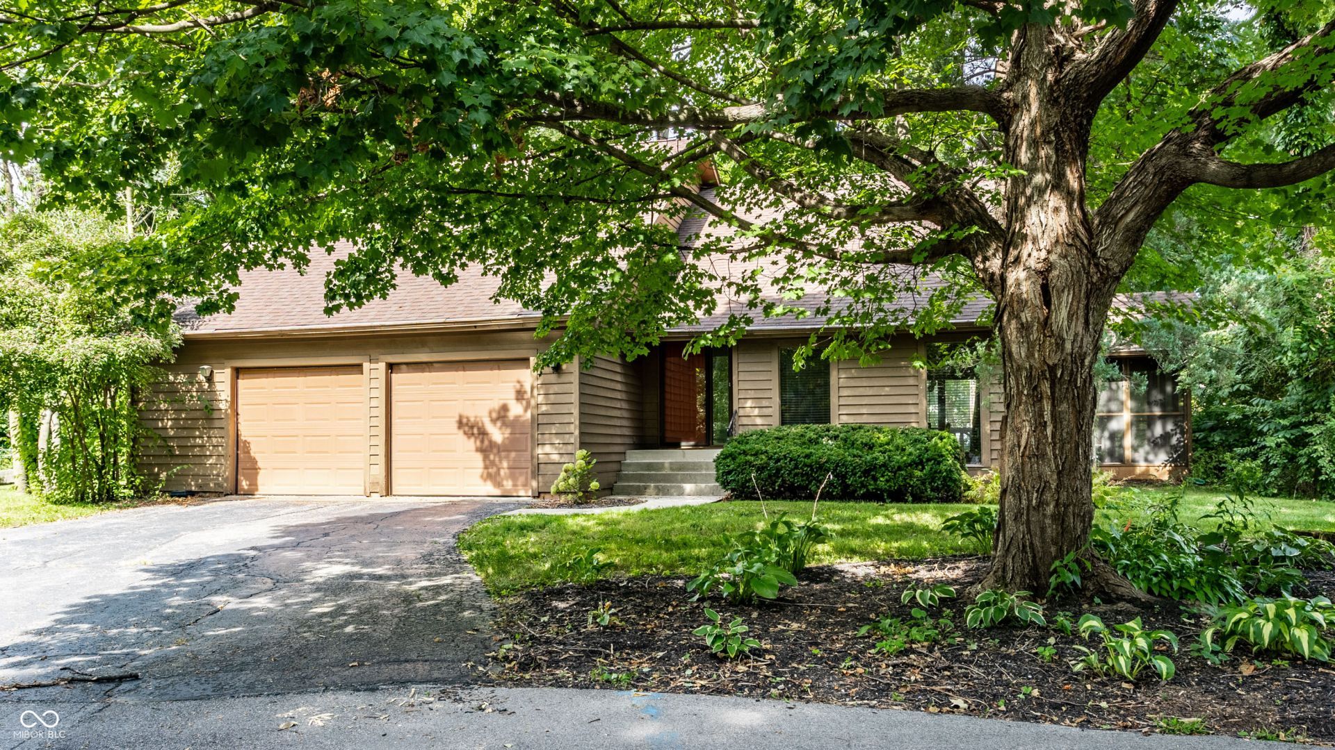 8112 Sequoia Court, Indianapolis, IN 46240 Main Photo