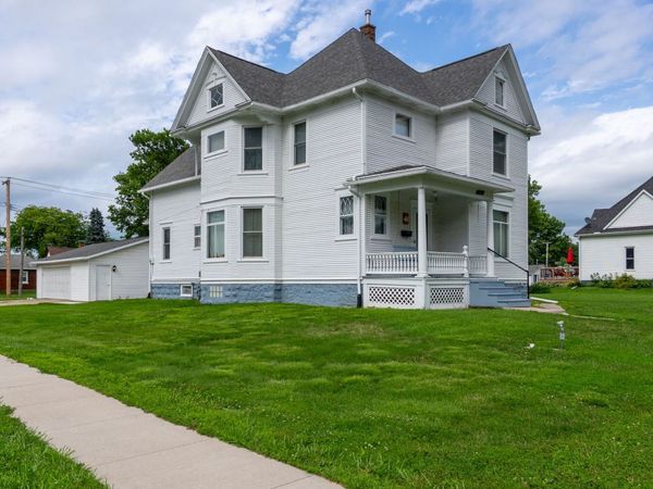 602 7th Street , Durant, IA 52747