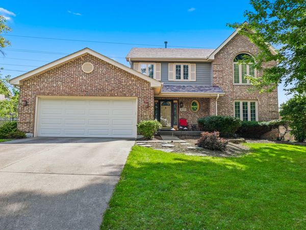 655 Crest Drive , Cary, IL 60013