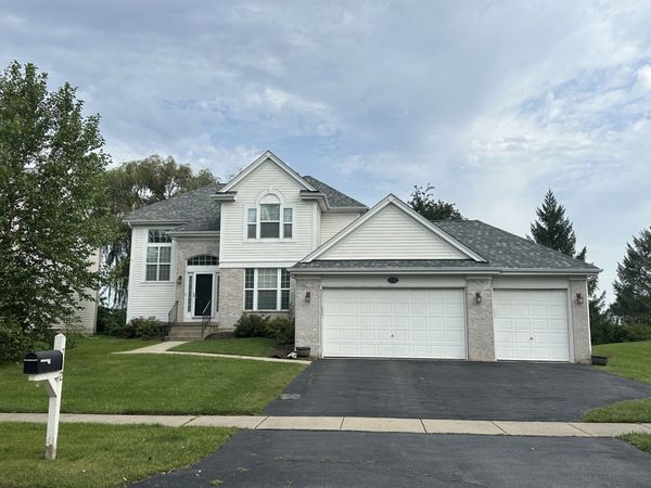 712 Brighton Circle , Port Barrington, IL 60010