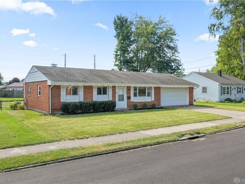 997 Fairfield Road, Troy, OH 45373 Photo 2