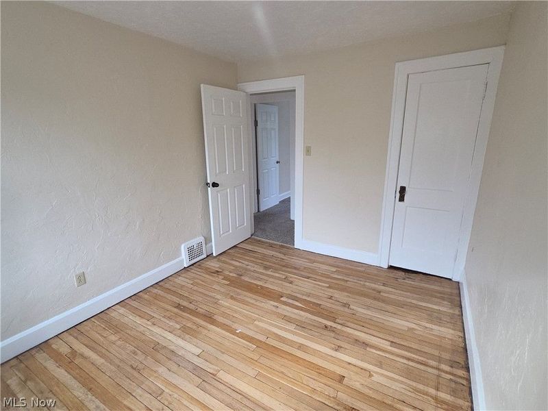 1452 Clermont Road, Cleveland, OH 44110 Photo 10