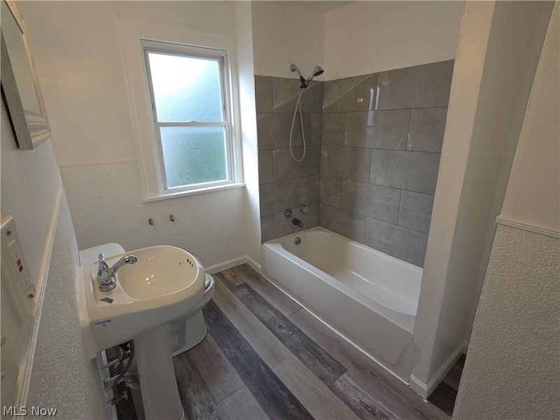 1452 Clermont Road, Cleveland, OH 44110 Photo 14
