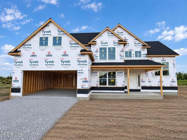 152 Barton Creek Drive, Perrysburg, OH 43551