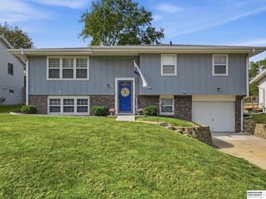10245 O Street, Omaha, NE 68127