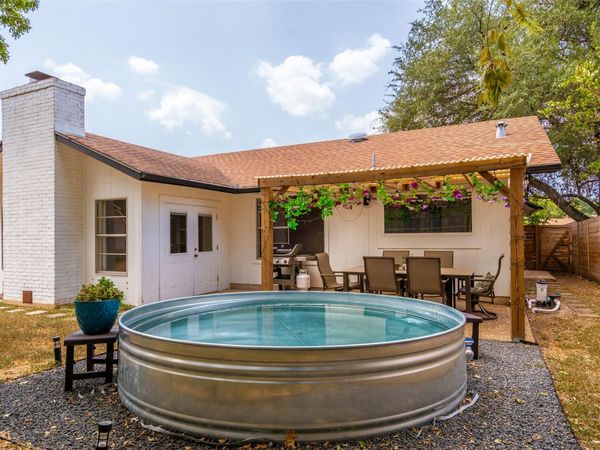 10201 Parkfield DR, Austin, TX 78758